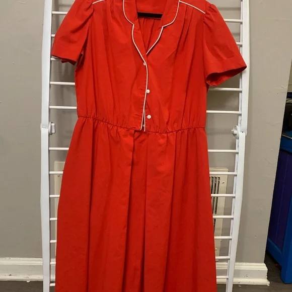 Vintage 50s Scarlet Midi Dress with Ivory Trim - Picture 3 of 6